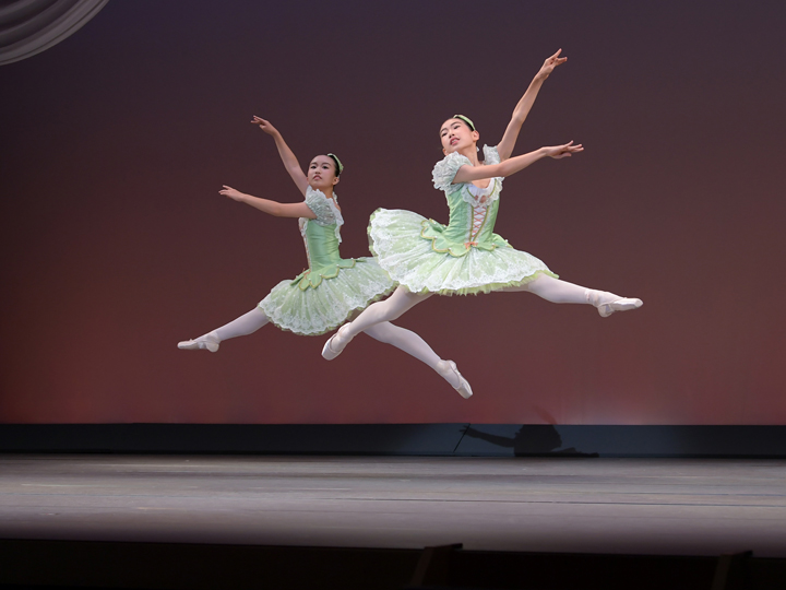 中級Aクラス（小学校高学年以上）発表会の様子