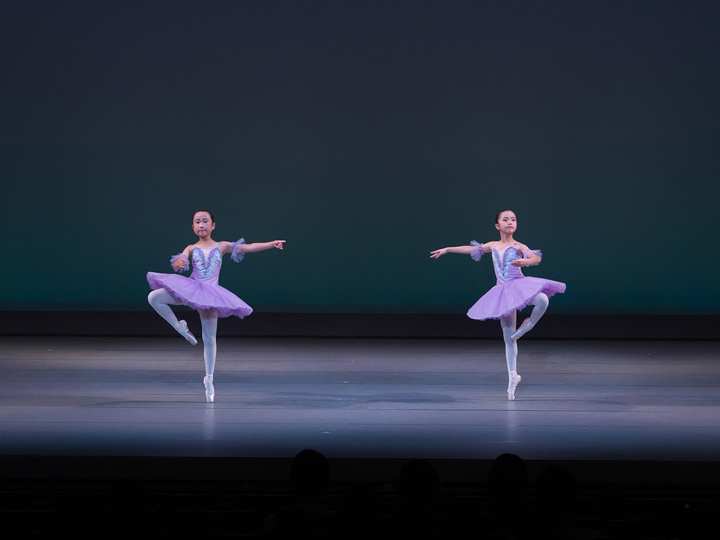 中級BCDクラス（小学校高学年以上）発表会の様子